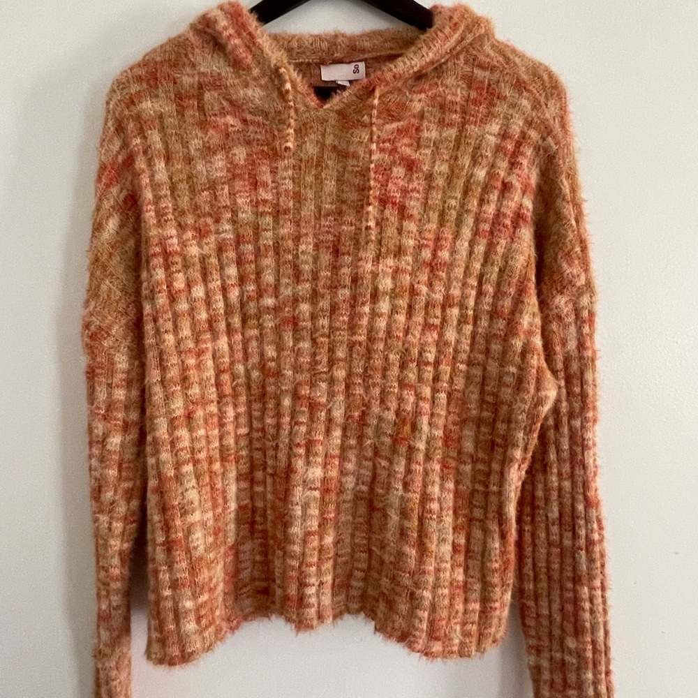 Hooded sweater🧡